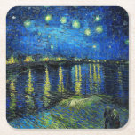 Porta-copo De Papel Quadrado Starry Night Over the Rhone por Vincent Van Gogh<br><div class="desc">Starry Night Over the Rhone, por Vincent Van Gogh. Esta é uma antiga obra-prima do pintor mestre holandês Vincent Van Gogh. Esta pintura fina tem uma cor bela, vibrante e saturada. Vincent Van Gogh era um pintor impressionista holandês. Esta pintura foi pintada nas margens de Rhone, na França. Esta imagem...</div>