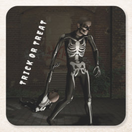 Porta-copo De Papel Quadrado Trick or Treat. Man dressed as skeleton