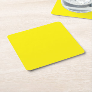 Porta-copo De Papel Quadrado um fundo amarelo com uma borda preta