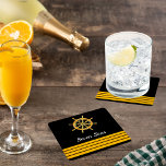 Porta-copo De Papel Quadrado Yacht preto nome do barco dourado estrias do volan<br><div class="desc">Um clássico fundo negro. Decorrido com volante de ouro falso e 4 listras de capitão. Personalize e adicione o nome do barco.</div>