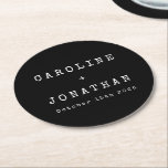 Porta-copo De Papel Redondo Casamento Personalizado Da Máquina De Digitalizaçã<br><div class="desc">Porta copos de papel redondo de casamento personalizado de fonte de máquina de escrever minimalista retrorreflectora em preto</div>