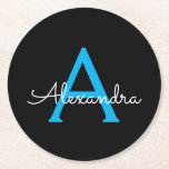 Porta-copo De Papel Redondo Nome do Monograma Girly de Script Preto Azul<br><div class="desc">Portas copos de papel com nome de script simples preto e azul. Isso faz a formatura perfeita,  aniversário,  casamento,  chá de panela,  aniversário,  chá de fraldas ou presente de festa de solteira para alguém que ama luxo de vidro e estilos quíticos.</div>