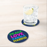 Porta-copo De Papel Redondo Peace Love Kamala Harris<br><div class="desc">Cute Peace Love Kamala Harris porta copos por um democrata progressista que ama designs políticos coloridos e divertidos. Votem em Kamala para presidente nas eleições de 2024. Um design liberal divertido em cores brilhantes.</div>