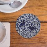 Porta-copo De Papel Redondo Presentes de amor de estilo italiano-vintage para<br><div class="desc">Imagem de uma placa majolica vintage da Itália decorada no famoso estilo floral Pomegranato em azul,  branco e namorando de ouro de volta à Era do Renascimento. Um casamento elegante perfeito,  aniversário,  aniversário,  presente de namorados.</div>