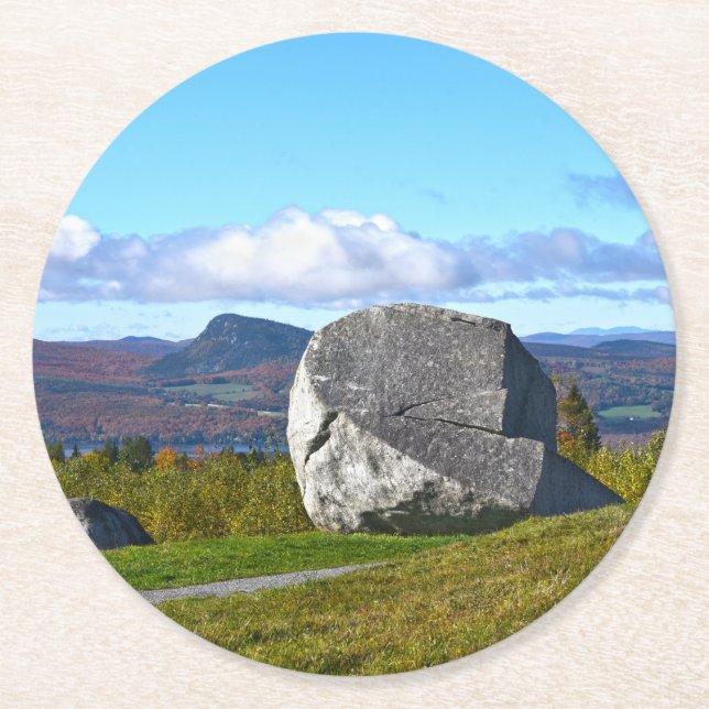 Porta-copo De Papel Redondo Sentinel Rock, Lake Willoughby, Vermont (Frente)