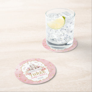 Porta-copo De Papel Redondo Um coelho está virando três aniversário de 3 anos