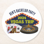 Porta-copo De Papel Redondo Viagem de despedida de solteiro personalizável par<br><div class="desc">Personalize seus próprios porta-copos de viagem de despedida de solteiro para uma viagem a Las Vegas. Um porta-copos personalizado legal com elementos essenciais de cassino,  como um baralho de cartas,  fichas de pôquer e roleta com 'Vegas Trip' em letra cursiva amarela. Design divertido para o seu padrinho e amigos.</div>