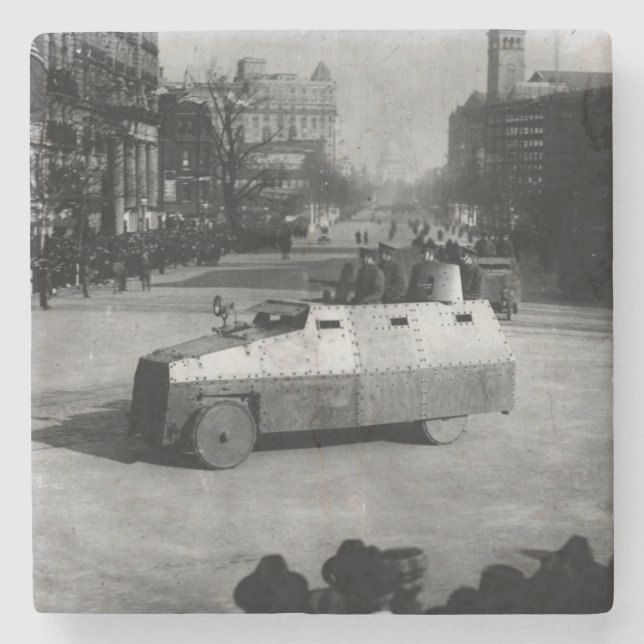 Porta-copo De Pedra 27 de março de 1917:  O esquadrão do veículo (Frente)