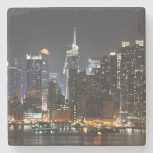 Porta-copo De Pedra A lua aumenta sobre o Midtown New York.