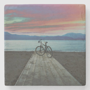 Porta-copo De Pedra Bicicleta na piscina do cais  