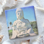 Porta-copo De Pedra Buda Tropical Hawaii Foto Negrito Antiguidade Pací<br><div class="desc">Ao olhar para o Oceano Pacífico no Havaí, este Buda exude paz e solidão. Exale e abraça a sua serenidade interior sempre que utilizar esta porta copos única de pedra fotográfica com a sua bebida favorita. Faz um presente excelente para o lar! Você pode personalizar facilmente esta porta copos de...</div>