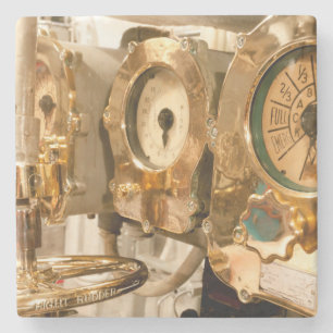 Porta-copo De Pedra Calibres e instrumentos navegacionais no submarino