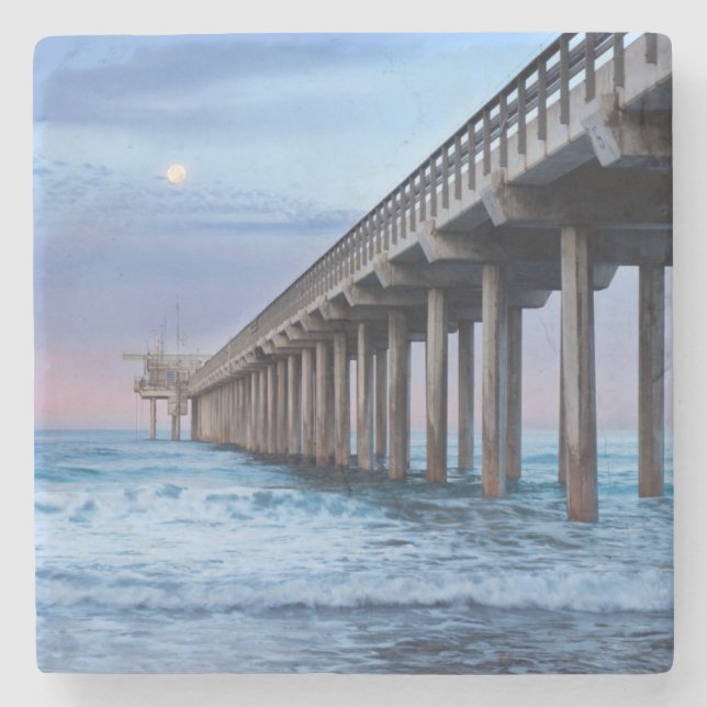 Porta-copo De Pedra Cheio lua sobre o cais, Califórnia (Frente)