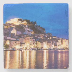 Porta-copo De Pedra Cidade croata de Sibenik à noite