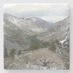 Porta-copo De Pedra Dirigindo pelas montanhas Snowy Sierra Nevada