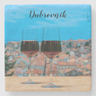 Porta-copo De Pedra Dois copos de vinho tinto com vista ao Dubrovnik