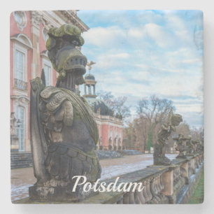 Porta-copo De Pedra estátuas de cavaleiro pedras perto do palácio em P