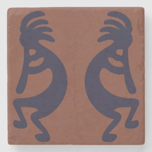 Porta-copo De Pedra Flute Playing Kokopelli Figura a preto no vermelho