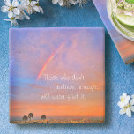 Porta-copo De Pedra Foto Sunset do Arco-Íris Azul Laranja Acredita em<br><div class="desc">"Aqueles que não acreditam na magia nunca a encontrarão." Relaxe com sua bebida favorita nesta porta copos de pedra fotográfica motivacional de um arco-íris aninhado em um pôr do sol azul, rosa e laranja suavemente iluminado. Faz um excelente de presente inspirador e inspirador! Você pode personalizar facilmente esta porta copos...</div>