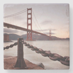 Porta-copo De Pedra Golden gate bridge contra montanhas
