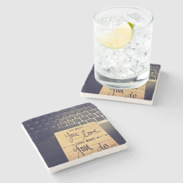 PORTA-COPO DE PEDRA LOVE O QUE VOCÊ FAZ SUPORTE DE PEDRA