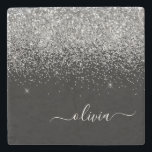 Porta-copo De Pedra Monograma Silver Black Glitter Script Girt Name<br><div class="desc">Azulejo de Pedra do Nome do Script Glitter Glitter do Script Glitter Preto e Silver Sparkle. Isso faz a formatura perfeita,  doce aniversário de 16 anos,  casamento,  chá de panela,  aniversário,  chá de fraldas ou presente de festa de solteira para alguém que ama luxo de vidro e estilos quicos.</div>