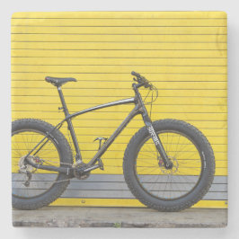 Porta-copo De Pedra Moto de gordura na parede amarela