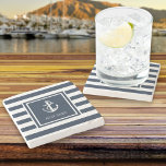 Porta-copo De Pedra Nome do barco Marinho de Âncora Náutica Faixa Azul<br><div class="desc">Um design náutico elegante com âncora e um padrão marinho azul e branco listrado com o seu nome de barco fixado num quadrado marinho com borda azul. Projetado por Thisnotme©</div>