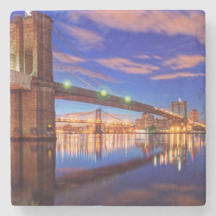 Porta-copo De Pedra O East River, ponte de Brooklyn, Manhattan