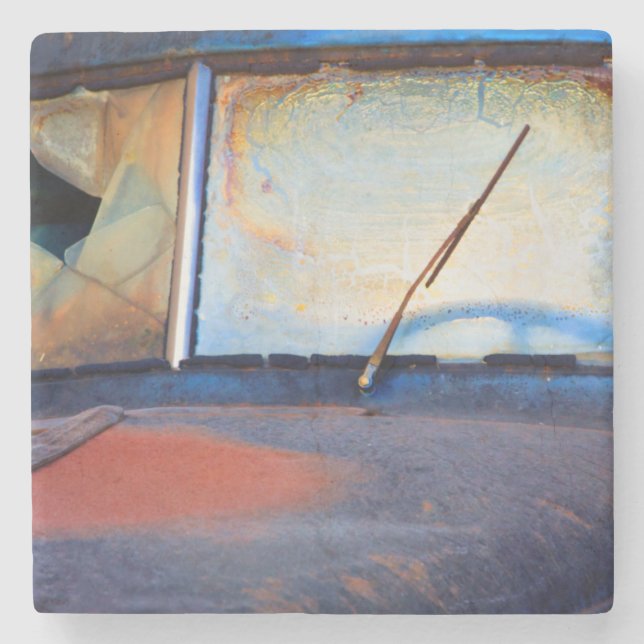 Porta-copo De Pedra Para-brisas de um velho caminhão enferrujado (Frente)