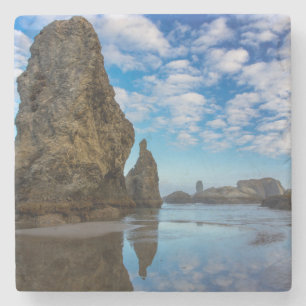 Porta-copo De Pedra Pilares de rocha na Praia de Bandon em Bandon, Ore