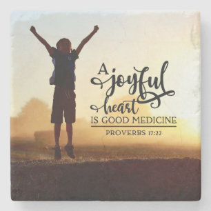 Porta-copo De Pedra Provérbios 17:22 Um coração alegre é um bom remédi