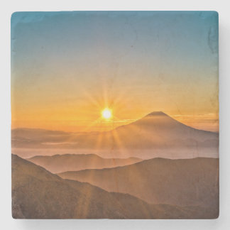 Porta-copo De Pedra Surgimento entre as colinas