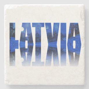 Porta-copo De Pedra Texto da noite de inverno na Letónia com reflexo