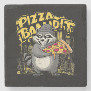 Porta-copo De Pedra Um guaxinim segurando uma fatia de pizza