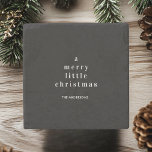 Porta-copo De Pedra "Um pequeno Natal Feliz, preto e branco<br><div class="desc">"Adicione um toque de elegância à sua decoração de feriado com esta Feliz Uma Porta copos de Natal Negra e Branca Minimalística. Apresentando um simples design preto e branco, mas na moda, essa porta copos é perfeita para espaços modernos e minimalistas. Ideal para encontros de férias, faz um presente atencioso...</div>
