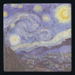Porta-copo De Pedra Vincent Van Gogh Starry Night Vintage Fine Art<br><div class="desc">Vincent van Gogh Starry Night Fine Art Painting Starry Night Starry Night é uma pintura do artista poste-impressionista holandês Vincent van Gogh. O céu azul à noite está cheio de nuvens, estrelas e uma lua crescente brilhante. A Noite Estrelada é a única noturna na série de visões da janela do...</div>
