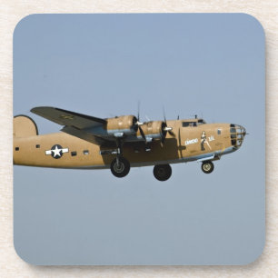 Porta-copo Diamond Lil B-24 Bombardeiro, pousando em Oshkosh,