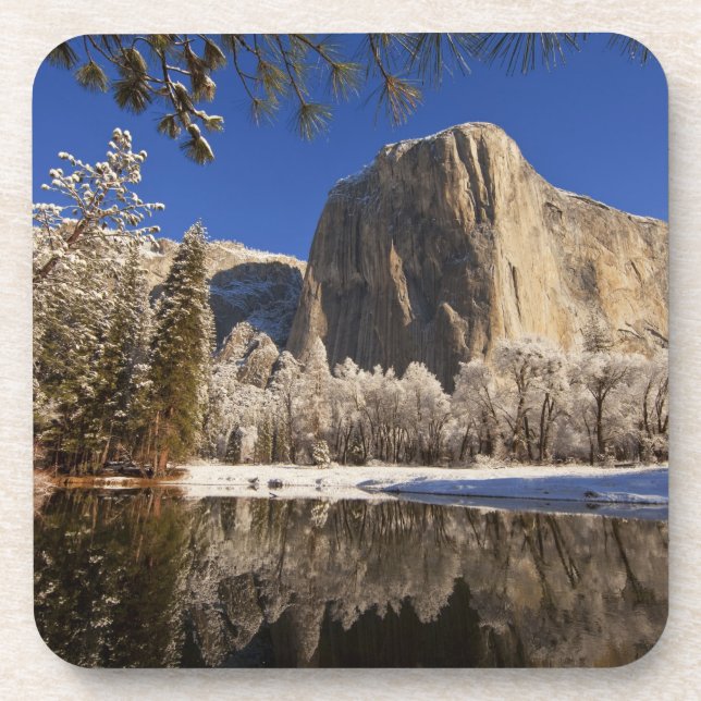 Porta-copo El Capitan reflete sobre o rio Merced em (Frente)