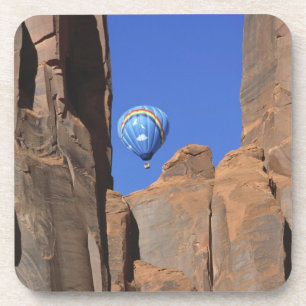 Porta-copo EUA, Utah, Monument Valley. Um arco-íris com ar q