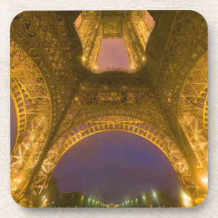Porta-copo França, Paris. Torre Eiffel iluminada às 2