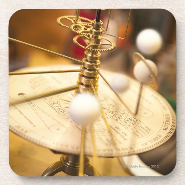 Porta-copo Orrery de bronze handcrafted tradicional com (Frente)