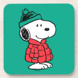Porta-copo Peanuts | Snoopy Winter Coat & Hat<br><div class="desc">Check out this super cute Peanuts Christmas holiday design featuring Snoopy in his winter coat & hat.</div>