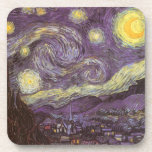 Porta-copo Starry Night por Vincent van Gogh, Vintage Fine Ar<br><div class="desc">Starry Night (1889), por Vincent van Gogh, é um apos impressionismo de pintura paisagística de arte. Uma vista de uma cidade num vale à noite com as nuvens a girar, as estrelas a brilhar e uma bela lua ouro amarela. Foi pintado durante o dia pela memória e é a pintura...</div>