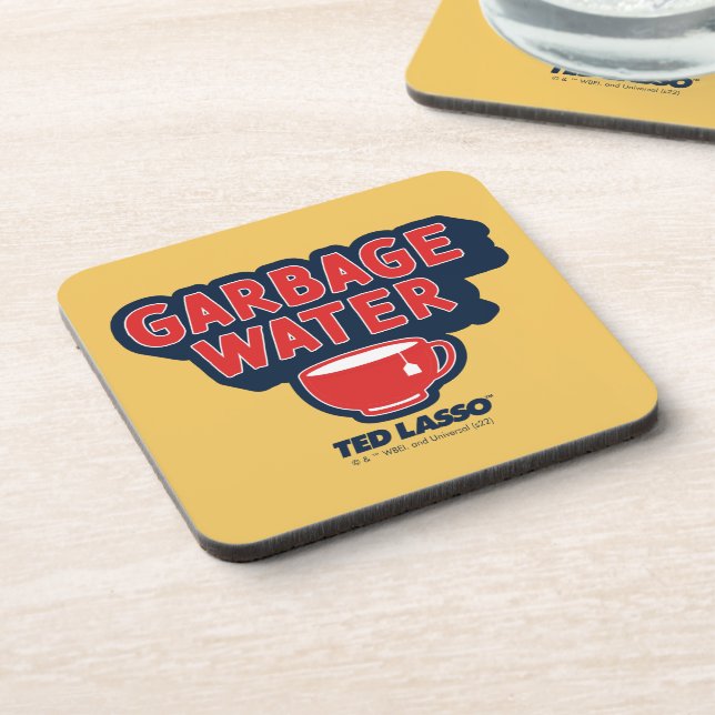 Porta-copo Ted Lasso | Garbage Water Tea Graphic (Left Side)