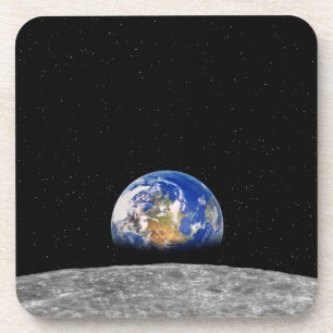 Porta-copo Terra do planeta que aumenta sobre a lua