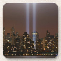 Tributo do World Trade Center na luz em New York.