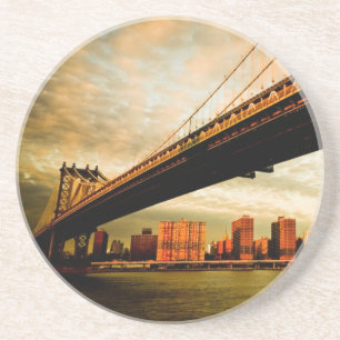 Porta-copos A opinião da ponte de Manhattan do lado de