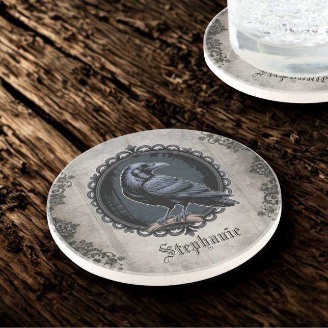Porta-copos Academia Sombria Corvo Preto Estilo Vintage (Vintage gothic raven coaster for the dark academia book lover — perfect housewarming gift idea.)