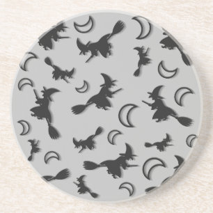 Porta-copos Bruxa voadora entre meia lua na noite de Halloween